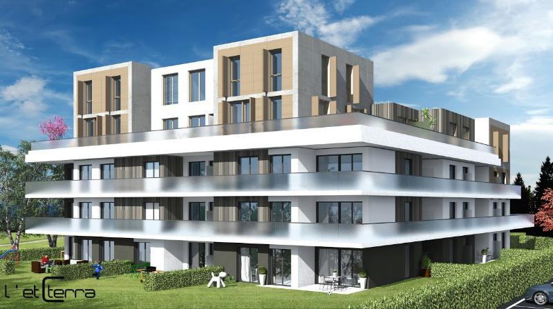 Résidence moderne avec balcon et jardin